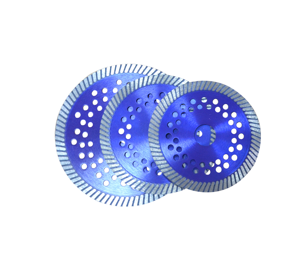 �����r����