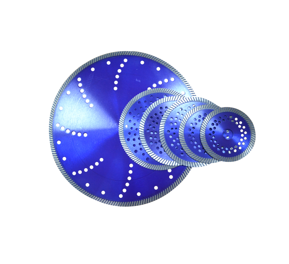 �����r����